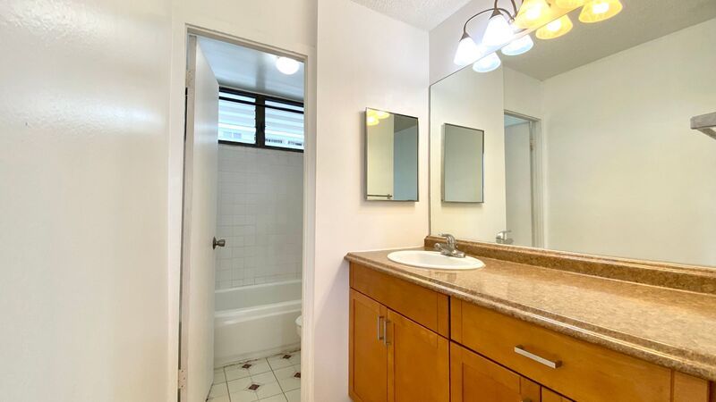 Available Now! Studio on Kinau Street with Washer/Dryer & 1 Covered Parking!!! property image