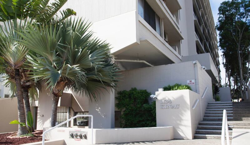 Available Now! Studio on Kinau Street with Washer/Dryer & 1 Covered Parking!!! property image