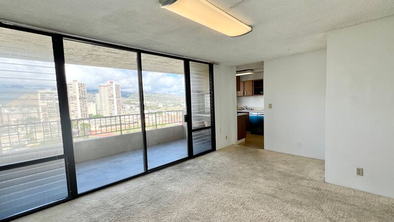 AVAILABLE NOW - SPACIOUS 2BD/1BA WITH 1 COVERED SECURED PARKING! property image