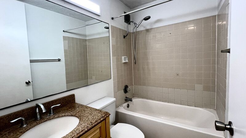 AVAILABLE NOW - SPACIOUS 2BD/1BA WITH 1 COVERED SECURED PARKING! property image