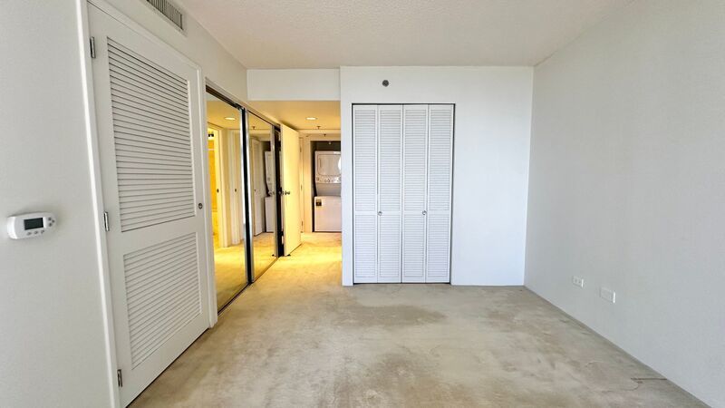 SPACIOUS 2 BED/2 BATH/2 PRKG in the highly desired Nuuanu Parkside - W/D, Lanai, Central AC & more!!! property image