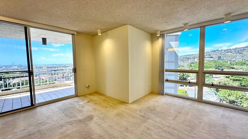 SPACIOUS 2 BED/2 BATH/2 PRKG in the highly desired Nuuanu Parkside - W/D, Lanai, Central AC & more!!! property image