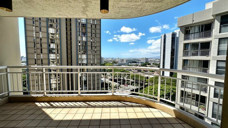 SPACIOUS 2 BED/2 BATH/2 PRKG in the highly desired Nuuanu Parkside - W/D, Lanai, Central AC & more!!! property image