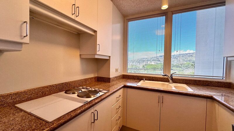 SPACIOUS 2 BED/2 BATH/2 PRKG in the highly desired Nuuanu Parkside - W/D, Lanai, Central AC & more!!! property image