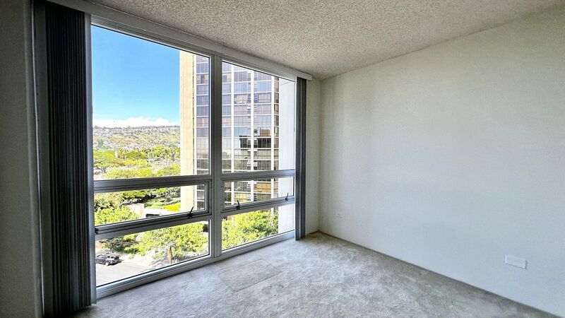 SPACIOUS 2 BED/2 BATH/2 PRKG in the highly desired Nuuanu Parkside - W/D, Lanai, Central AC & more!!! property image