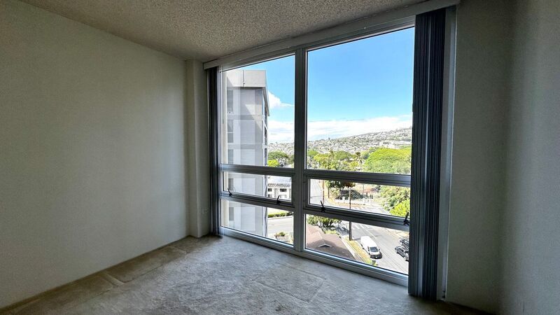 SPACIOUS 2 BED/2 BATH/2 PRKG in the highly desired Nuuanu Parkside - W/D, Lanai, Central AC & more!!! property image