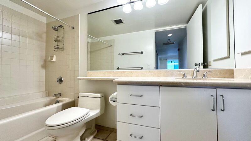 SPACIOUS 2 BED/2 BATH/2 PRKG in the highly desired Nuuanu Parkside - W/D, Lanai, Central AC & more!!! property image