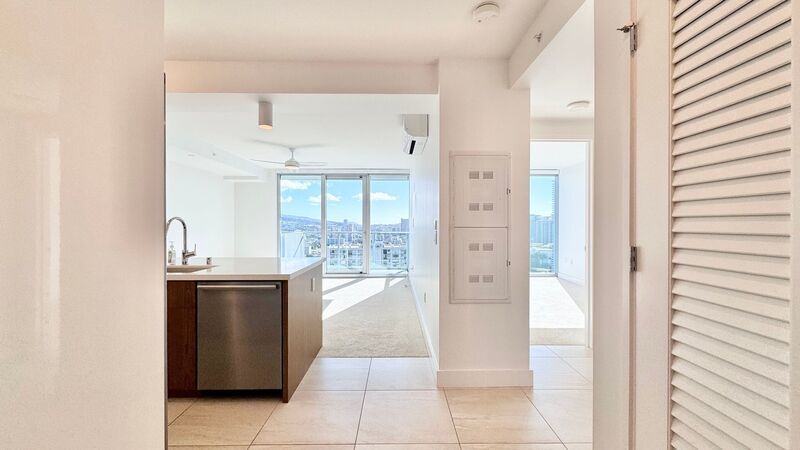 PET FRIENDLY! BEAUTIFUL 2 BEDROOM UNIT ON 29TH FLOOR property image