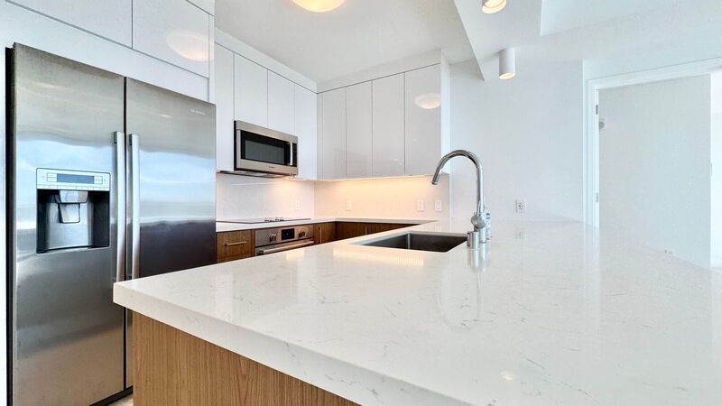 PET FRIENDLY! BEAUTIFUL 2 BEDROOM UNIT ON 29TH FLOOR property image