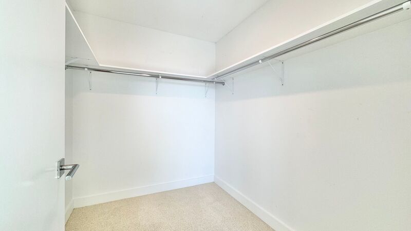 PET FRIENDLY! BEAUTIFUL 2 BEDROOM UNIT ON 29TH FLOOR property image