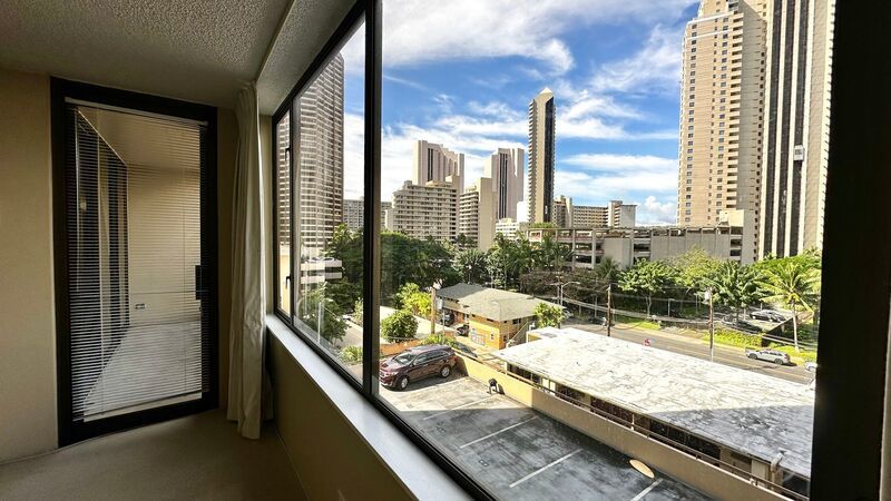 AVAILABLE NOW: Pet Friendly, Washer/Dryer, Lanai, Central AC INCLUDED!!! Chateau Waikiki property image