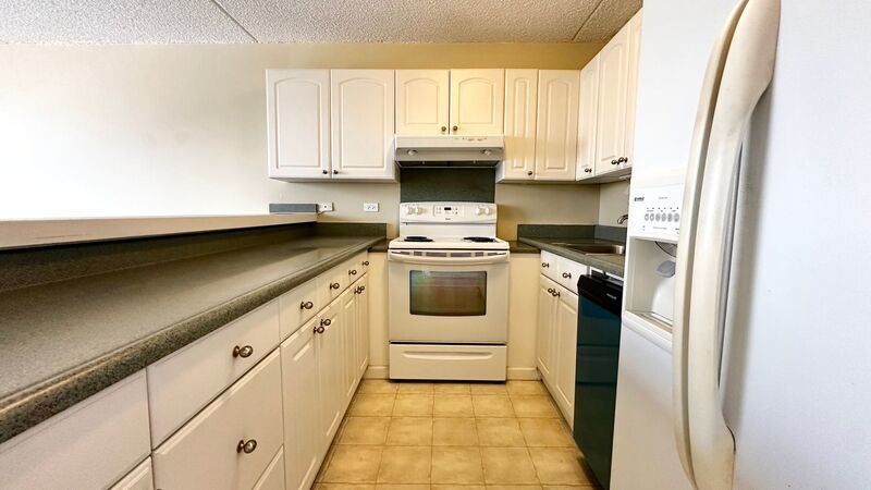 AVAILABLE NOW: Pet Friendly, Washer/Dryer, Lanai, Central AC INCLUDED!!! Chateau Waikiki property image