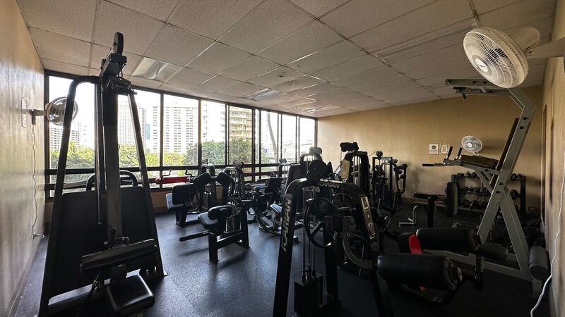 AVAILABLE NOW: Pet Friendly, Washer/Dryer, Lanai, Central AC INCLUDED!!! Chateau Waikiki property image