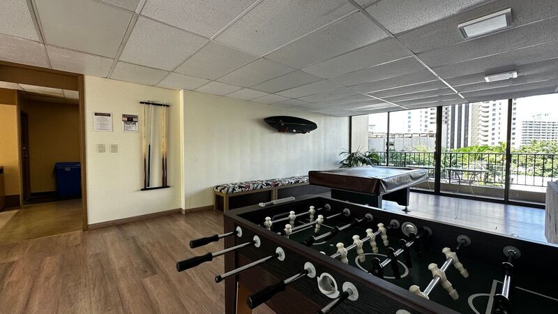 AVAILABLE NOW: Pet Friendly, Washer/Dryer, Lanai, Central AC INCLUDED!!! Chateau Waikiki property image