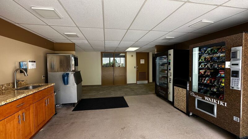 AVAILABLE NOW: Pet Friendly, Washer/Dryer, Lanai, Central AC INCLUDED!!! Chateau Waikiki property image