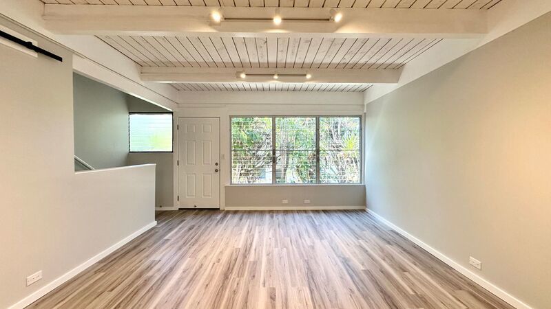 NEWLY RENOVATED 2 BED/2 BATH/2 PARKING - Washer/Dryer IN the Unit! AVAILABLE NOW property image