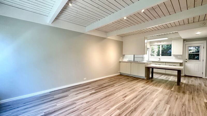 NEWLY RENOVATED 2 BED/2 BATH/2 PARKING - Washer/Dryer IN the Unit! AVAILABLE NOW property image