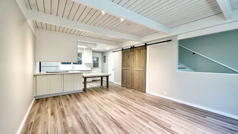 NEWLY RENOVATED 2 BED/2 BATH/2 PARKING - Washer/Dryer IN the Unit! AVAILABLE NOW property image