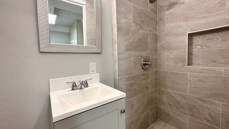 NEWLY RENOVATED 2 BED/2 BATH/2 PARKING - Washer/Dryer IN the Unit! AVAILABLE NOW property image