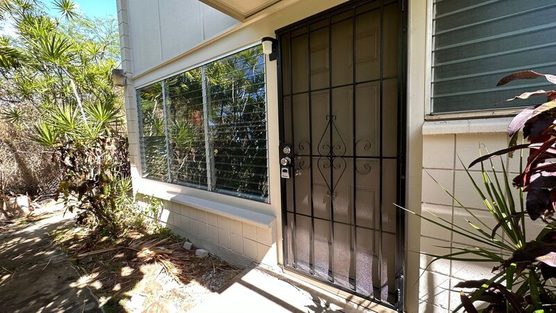 NEWLY RENOVATED 2 BED/2 BATH/2 PARKING - Washer/Dryer IN the Unit! AVAILABLE NOW property image