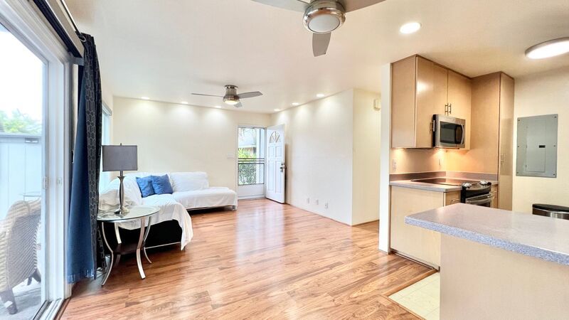 HIGHLY DESIRABLE 2 BEDROOM GROUND FLOOR UNIT AT CROSSPOINTE property image