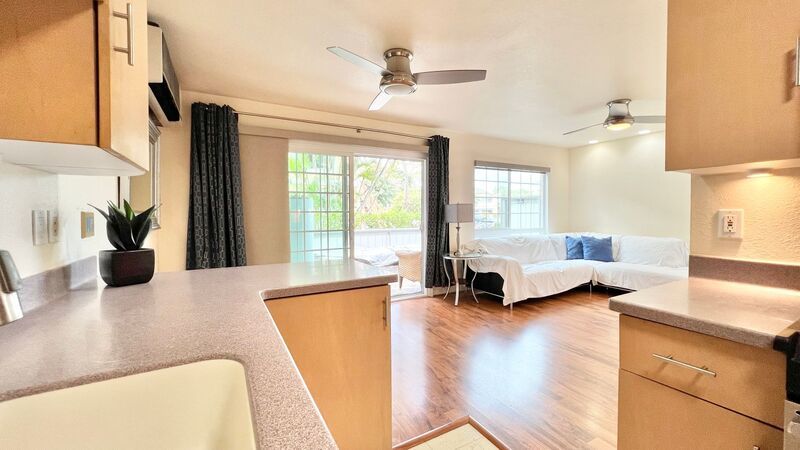 HIGHLY DESIRABLE 2 BEDROOM GROUND FLOOR UNIT AT CROSSPOINTE property image