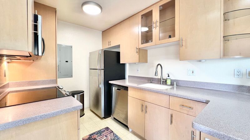 HIGHLY DESIRABLE 2 BEDROOM GROUND FLOOR UNIT AT CROSSPOINTE property image
