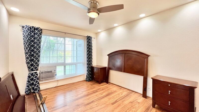 HIGHLY DESIRABLE 2 BEDROOM GROUND FLOOR UNIT AT CROSSPOINTE property image
