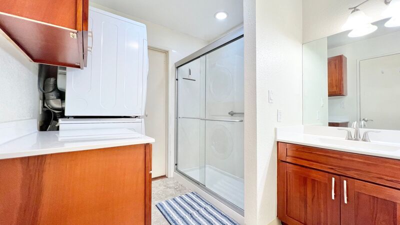 HIGHLY DESIRABLE 2 BEDROOM GROUND FLOOR UNIT AT CROSSPOINTE property image