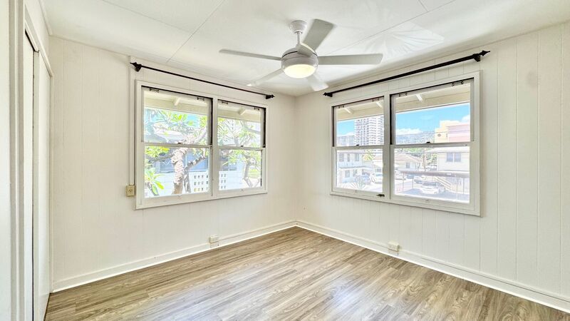 2 BEDROOM 2ND FLOOR UNIT IN CONVENIENT MCCULLY property image