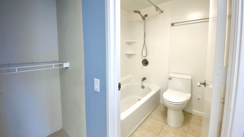 2 BED 2 BATH w/ COVERED PARKING at HONOLULU PARK PLACE! property image