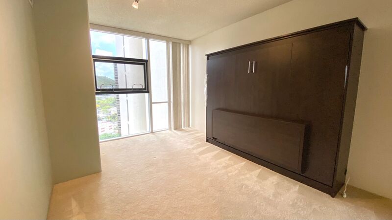 2 BED 2 BATH w/ COVERED PARKING at HONOLULU PARK PLACE! property image