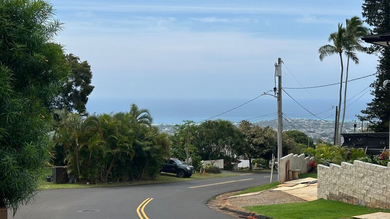 Available NOW - Newly Renovated Studio with 1 Bath & Washer/Dryer in Maunalani Heights! property image