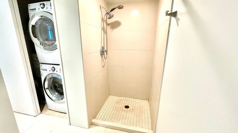 LUXURY DOWNTOWN PENTHOUSE w/ PANORAMIC VIEWS! 2 BED 2 BATH 2 PARKING property image