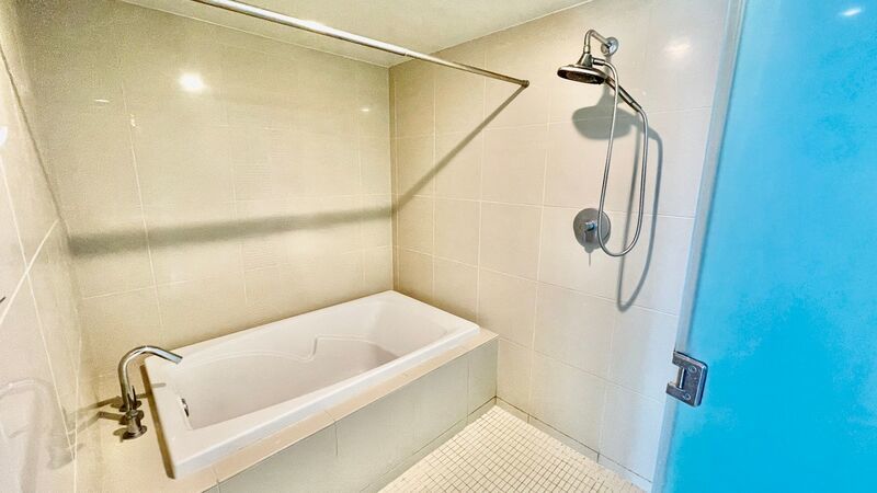 LUXURY DOWNTOWN PENTHOUSE w/ PANORAMIC VIEWS! 2 BED 2 BATH 2 PARKING property image