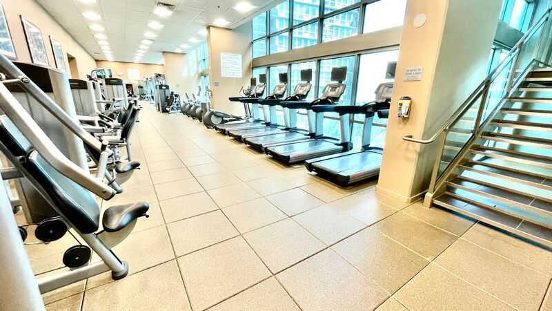 LUXURY DOWNTOWN PENTHOUSE w/ PANORAMIC VIEWS! 2 BED 2 BATH 2 PARKING property image
