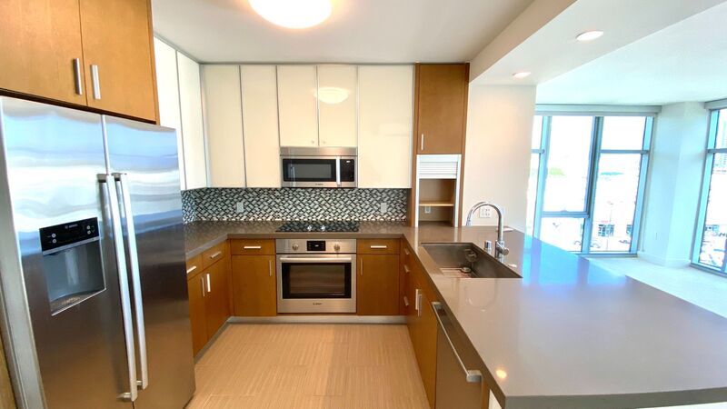 2 BED 2 BATH CORNER UNIT AT THE COLLECTION IN KAKA'AKO!! property image