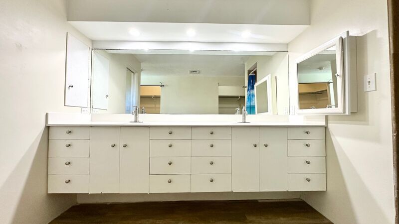 Enjoy 180° Ocean Views! 4 BD/2.5 BA AVAILABLE in prestigious DIAMOND HEAD!! property image