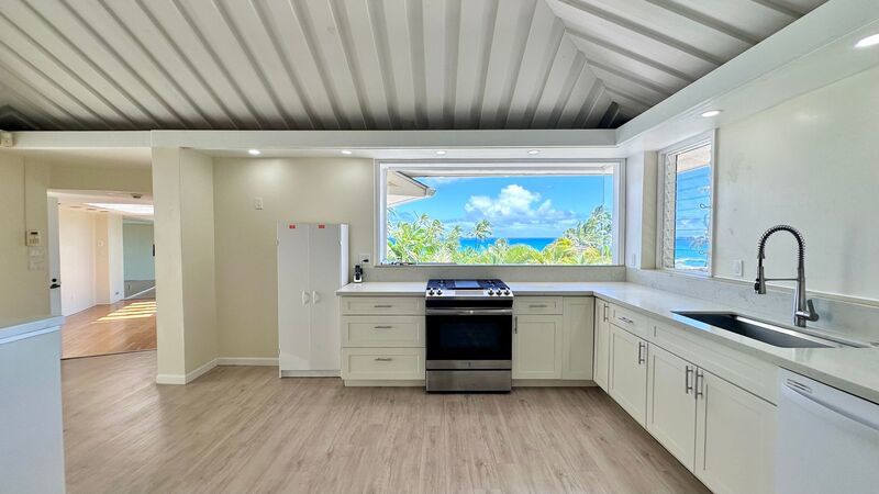 Enjoy 180° Ocean Views! 4 BD/2.5 BA AVAILABLE in prestigious DIAMOND HEAD!! property image