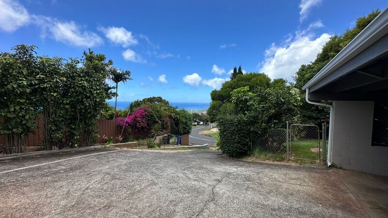Available NOW - Newly Renovated Studio with 1 Bath & Washer/Dryer in Maunalani Heights! property image