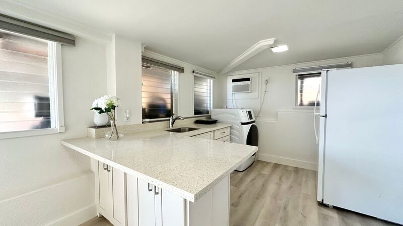 Available NOW - Newly Renovated Studio with 1 Bath & Washer/Dryer in Maunalani Heights! property image