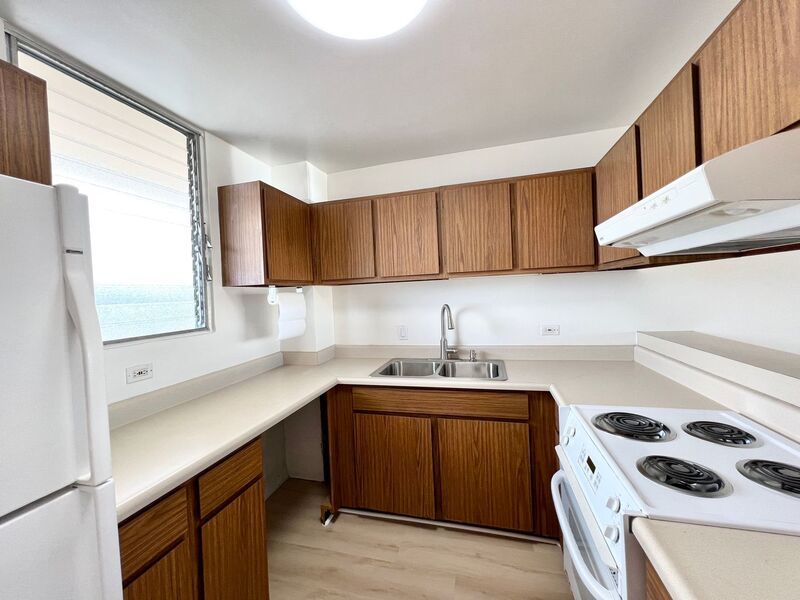 AVAILABLE NOW! 2-Bedroom, 2-Bath Corner Unit in a Convenient Location property image