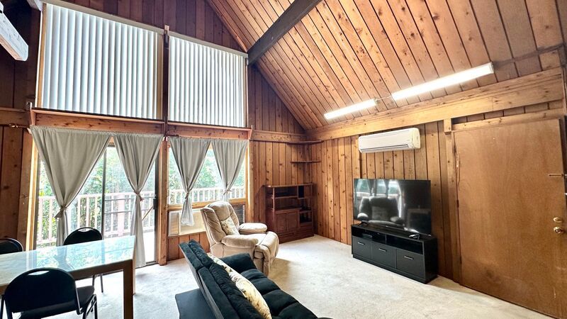 Available Now - Highly Desired 2 Bedroom, 1 Bath, Duplex in Manoa Valley! property image