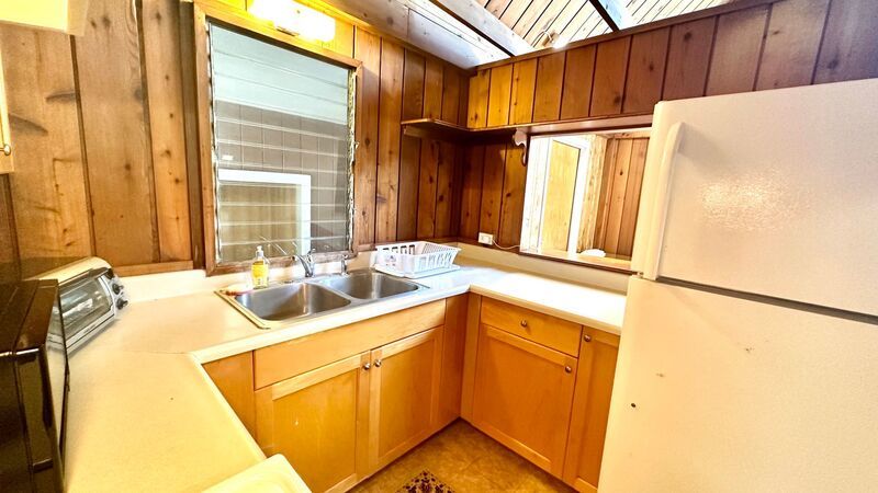 Available Now - Highly Desired 2 Bedroom, 1 Bath, Duplex in Manoa Valley! property image