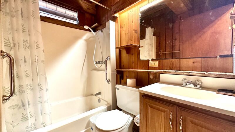 Available Now - Highly Desired 2 Bedroom, 1 Bath, Duplex in Manoa Valley! property image
