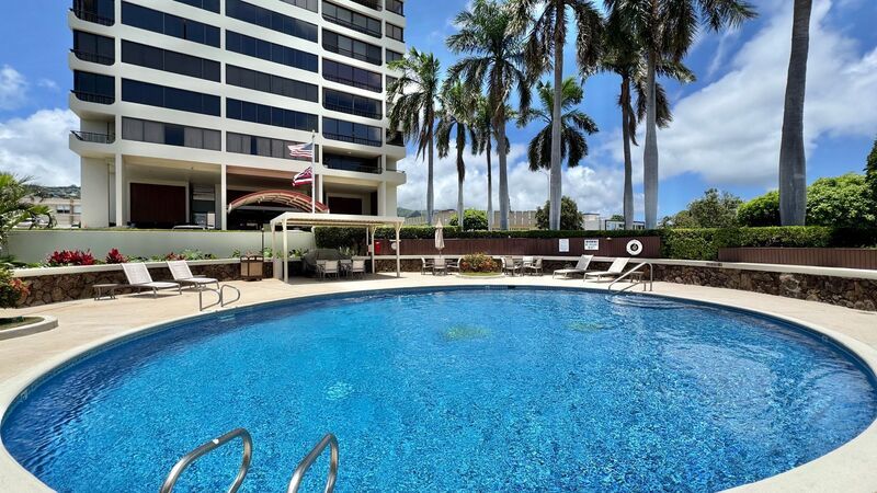 RARELY AVAILABLE SPACIOUS 1 BEDROOM UNIT WITH PANORAMIC VIEWS - DIRECTLY NEXT TO KAHALA MALL property image