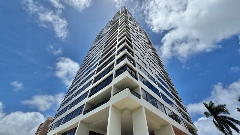 RARELY AVAILABLE SPACIOUS 1 BEDROOM UNIT WITH PANORAMIC VIEWS - DIRECTLY NEXT TO KAHALA MALL property image