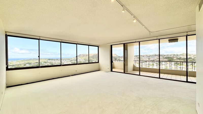 RARELY AVAILABLE SPACIOUS 1 BEDROOM UNIT WITH PANORAMIC VIEWS - DIRECTLY NEXT TO KAHALA MALL property image