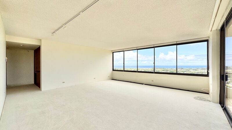 RARELY AVAILABLE SPACIOUS 1 BEDROOM UNIT WITH PANORAMIC VIEWS - DIRECTLY NEXT TO KAHALA MALL property image