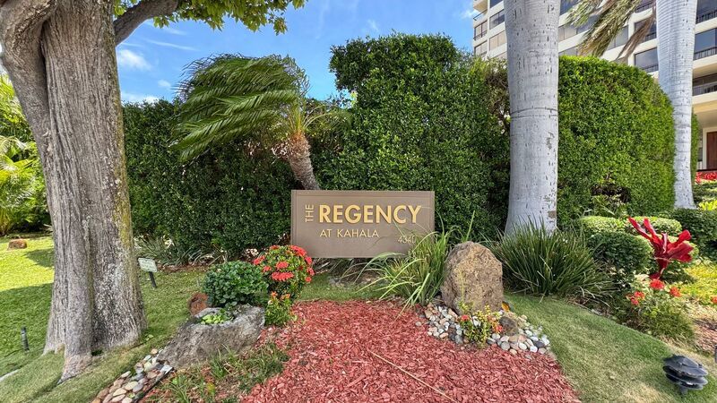 RARELY AVAILABLE SPACIOUS 1 BEDROOM UNIT WITH PANORAMIC VIEWS - DIRECTLY NEXT TO KAHALA MALL property image